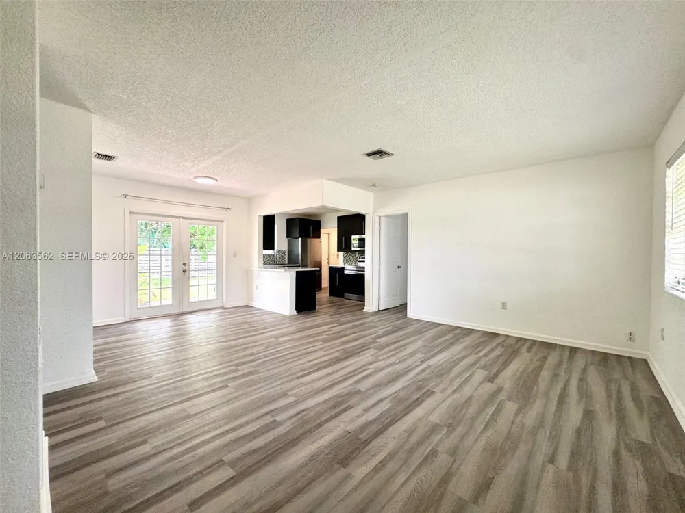 341 66th Ave Hollywood, FL 33024