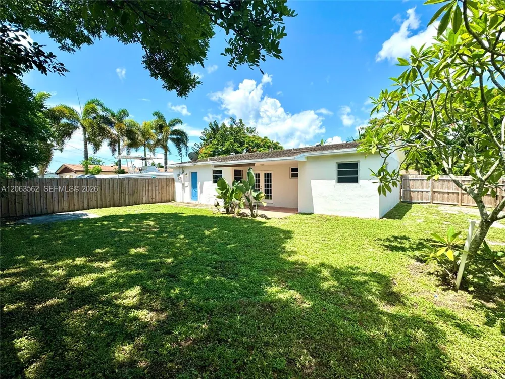 341 66th Ave Hollywood, FL 33024