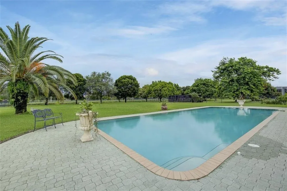 4053 SW 141st Avenue Davie, FL 33330