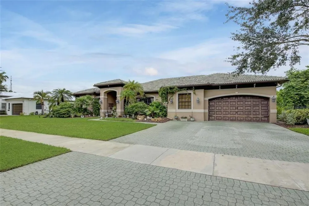 4053 SW 141st Avenue Davie, FL 33330