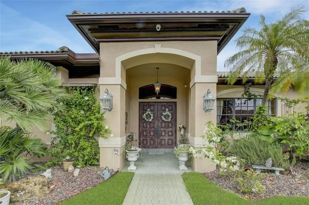 4053 SW 141st Avenue Davie, FL 33330