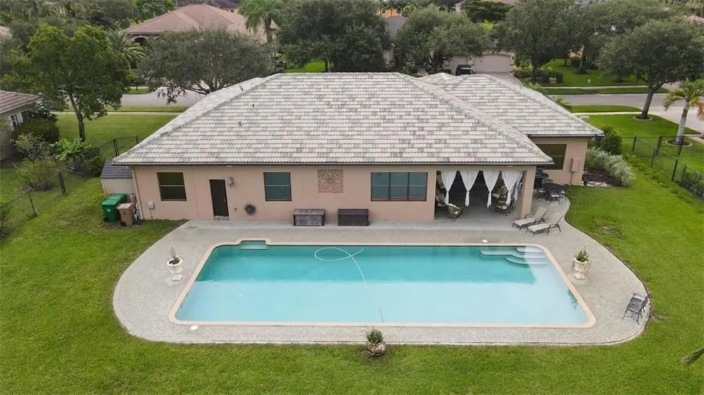 4053 SW 141st Avenue Davie, FL 33330