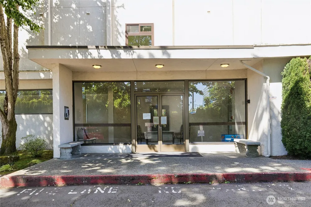 10129 Main St Bellevue, WA 98004