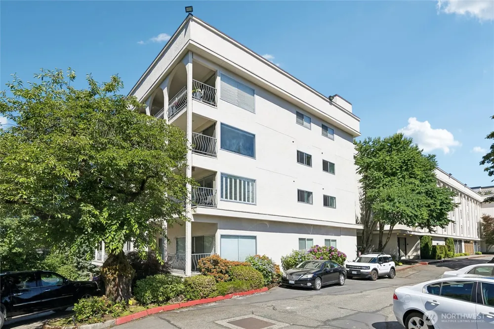 10129 Main St Bellevue, WA 98004