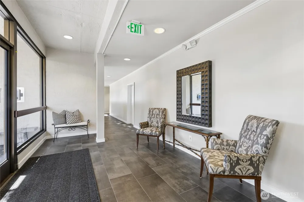 10129 Main St Bellevue, WA 98004