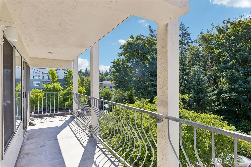 10129 Main St Bellevue, WA 98004