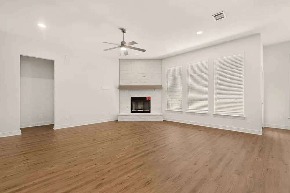 818 Monza Drive Midlothian, TX 76065
