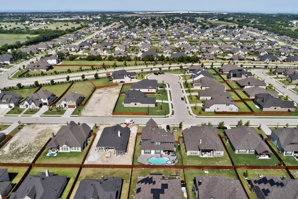 818 Monza Drive Midlothian, TX 76065