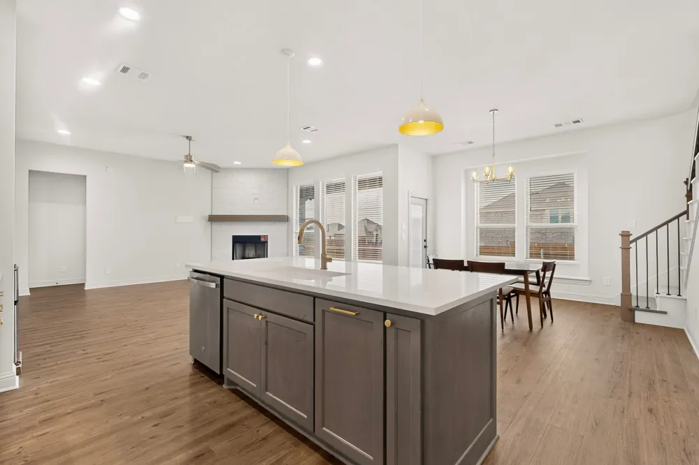 818 Monza Drive Midlothian, TX 76065