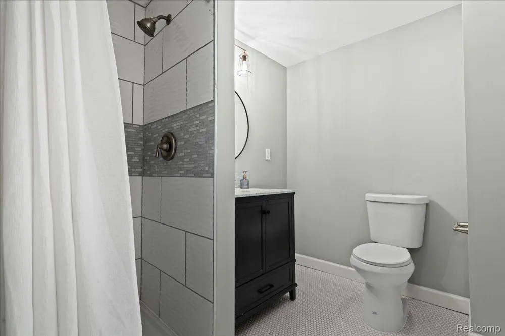312 MCKINLEY AVENUE Grosse Pointe Farms City, MI 48236