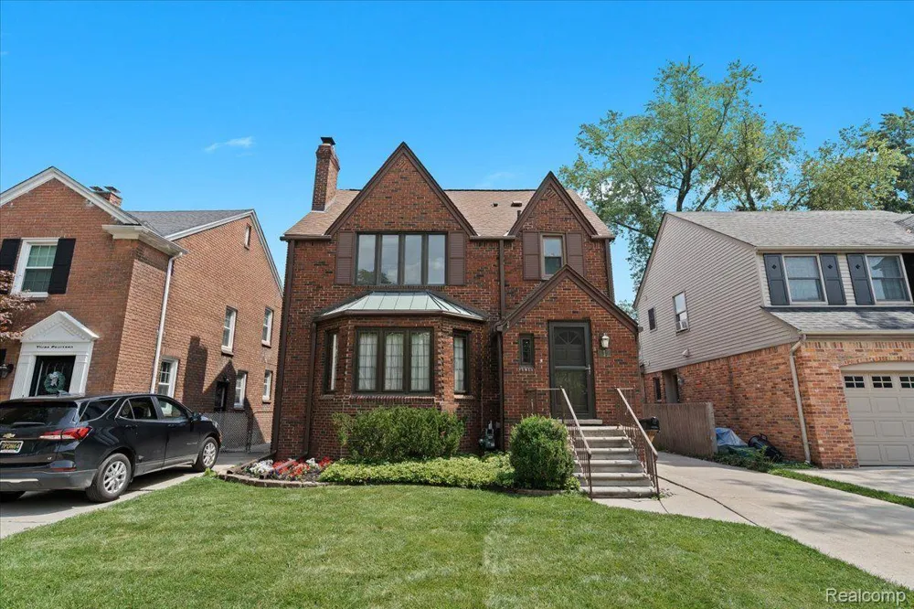 312 MCKINLEY AVENUE Grosse Pointe Farms City, MI 48236