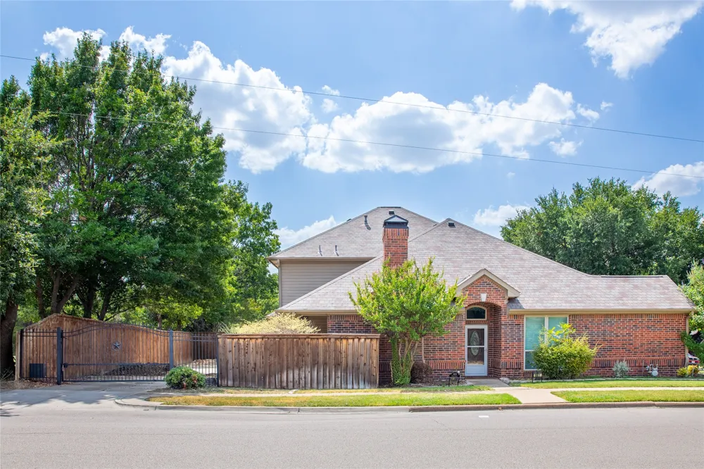 1801 Fern Court Grapevine, TX 76051