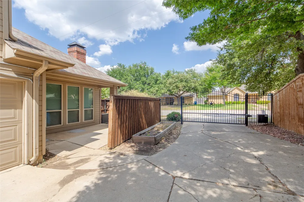 1801 Fern Court Grapevine, TX 76051
