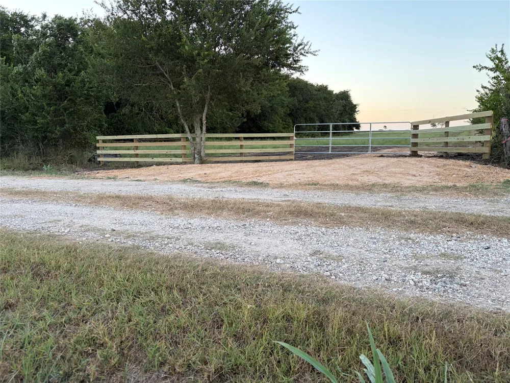 4565 Kubenka Schulenburg, TX 78956