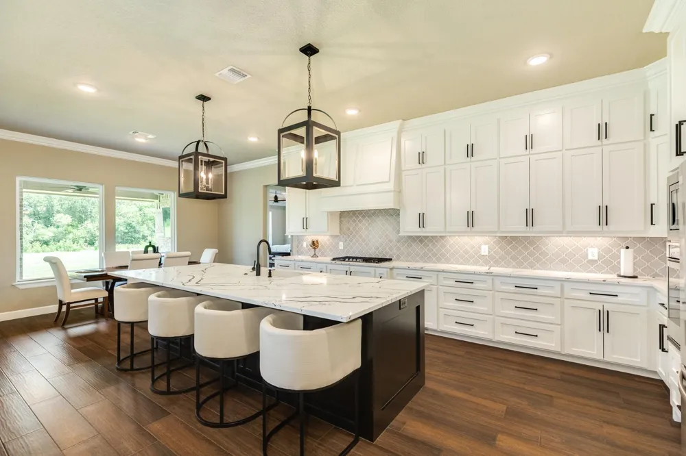 838 Oak Ridge Drive Angleton, TX 77515