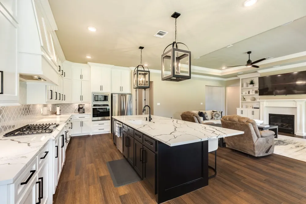 838 Oak Ridge Drive Angleton, TX 77515