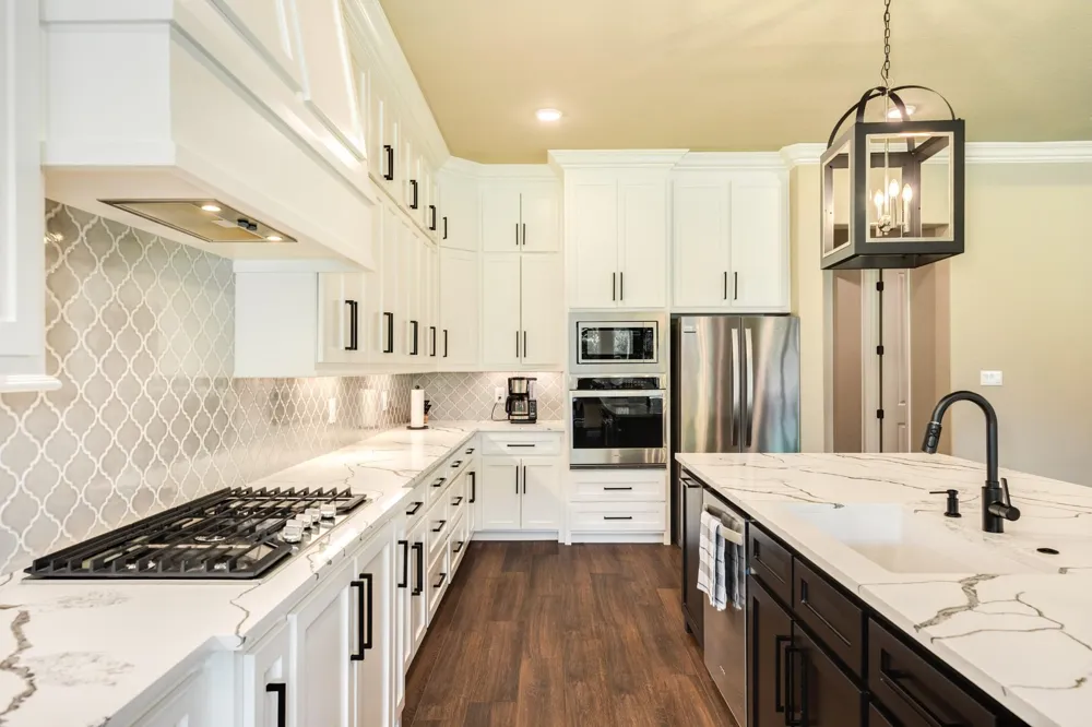838 Oak Ridge Drive Angleton, TX 77515