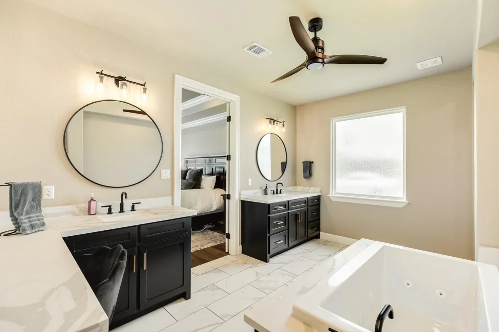 838 Oak Ridge Drive Angleton, TX 77515