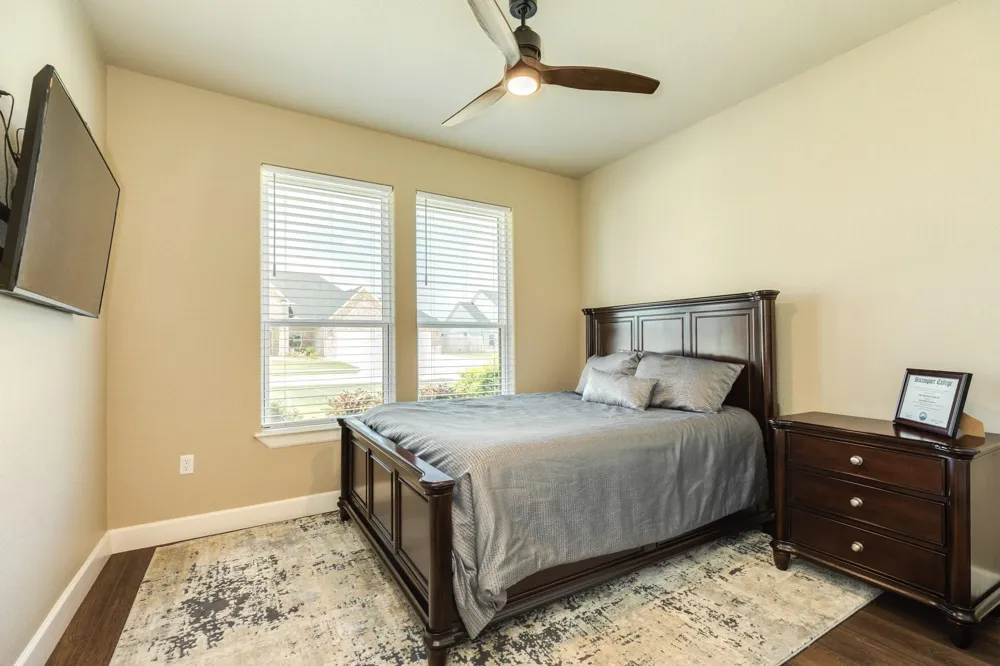 838 Oak Ridge Drive Angleton, TX 77515