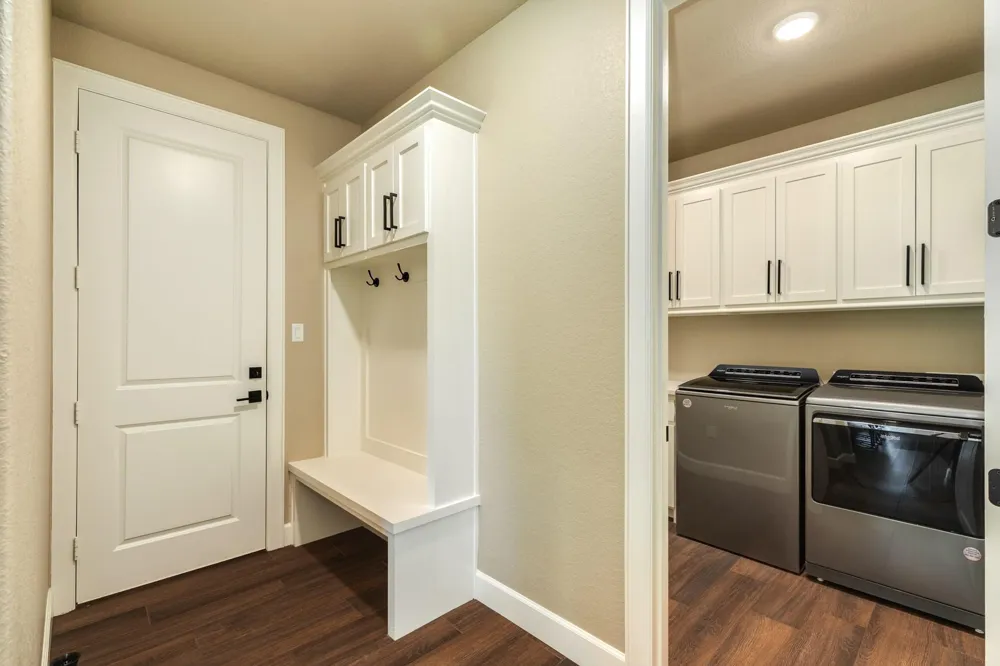 838 Oak Ridge Drive Angleton, TX 77515