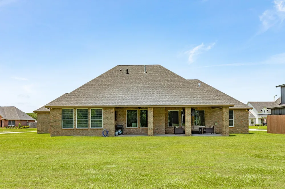 838 Oak Ridge Drive Angleton, TX 77515