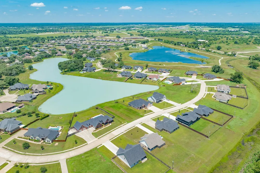 838 Oak Ridge Drive Angleton, TX 77515