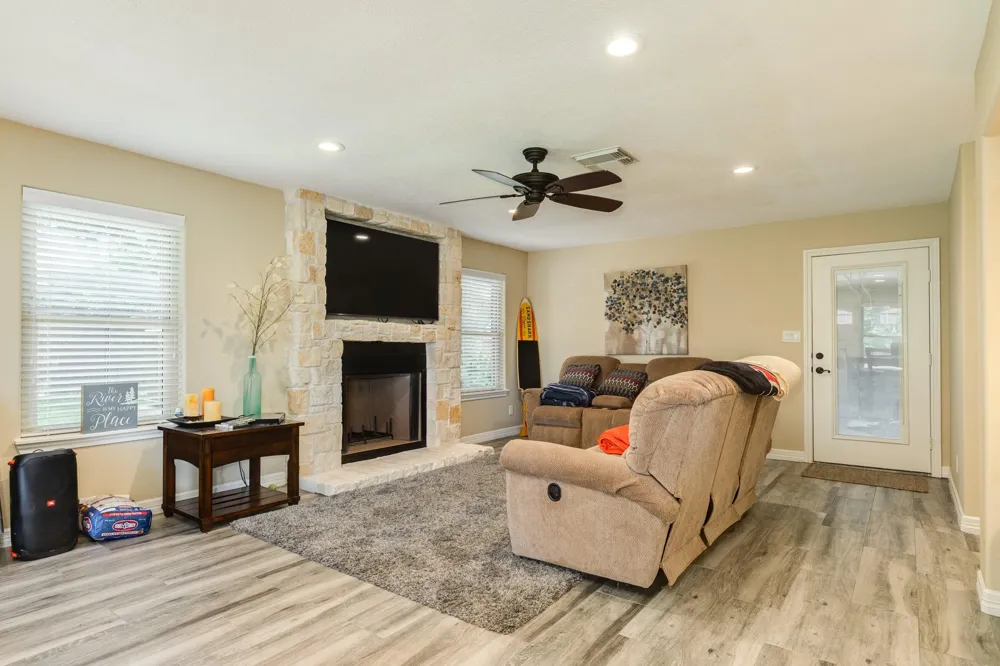 2170 County Road 506 Brazoria, TX 77422