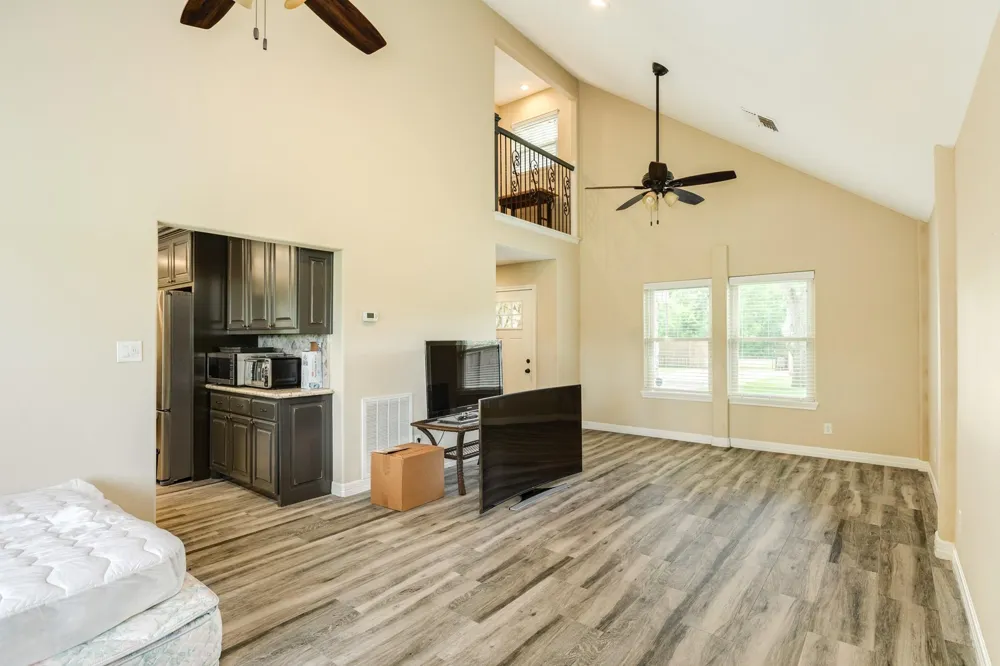 2170 County Road 506 Brazoria, TX 77422