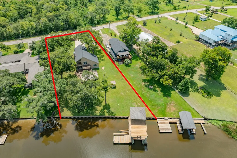 2170 County Road 506 Brazoria, TX 77422
