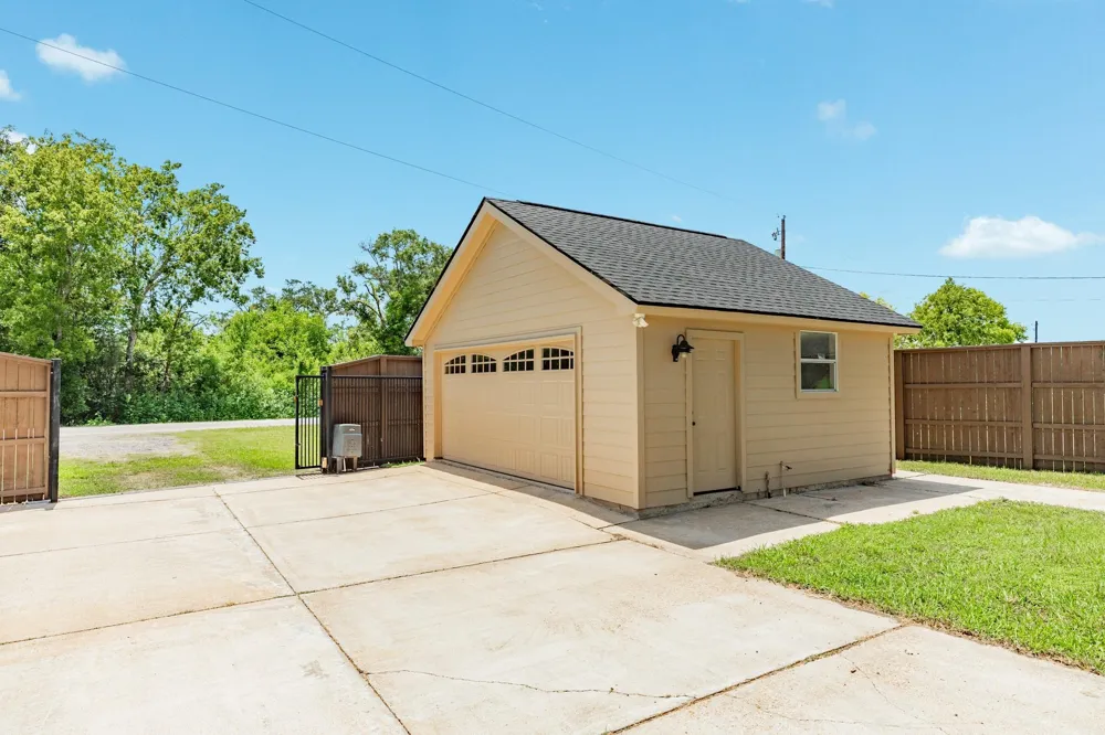 2170 County Road 506 Brazoria, TX 77422