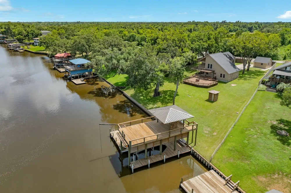 2170 County Road 506 Brazoria, TX 77422