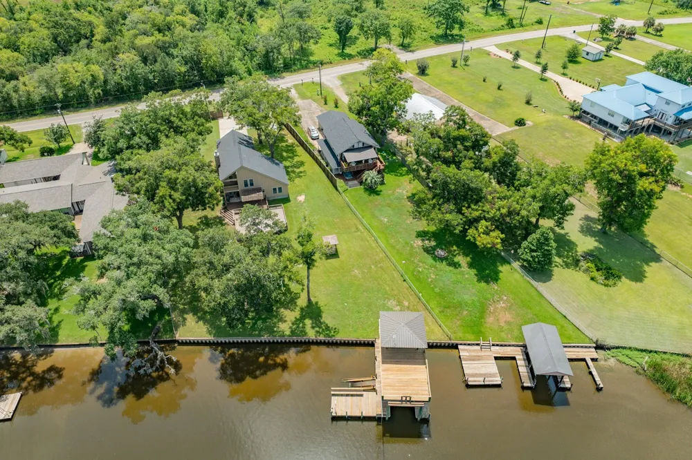 2170 County Road 506 Brazoria, TX 77422