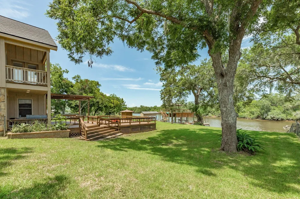 2170 County Road 506 Brazoria, TX 77422