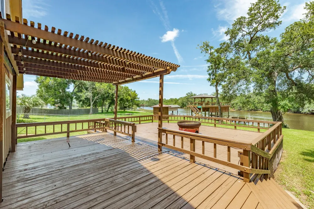 2170 County Road 506 Brazoria, TX 77422