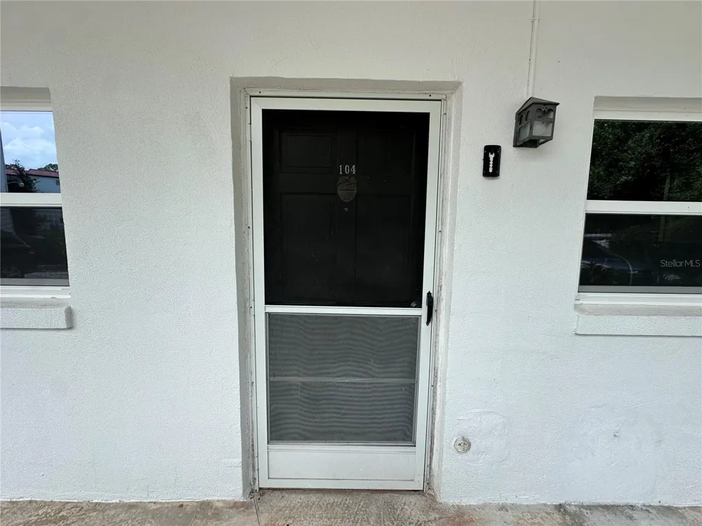 100 EL CAMINO DR #104 Winter Haven, FL 33884