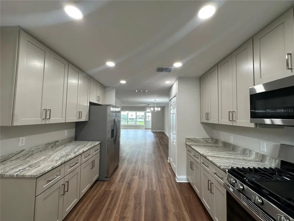 100 EL CAMINO DR #104 Winter Haven, FL 33884