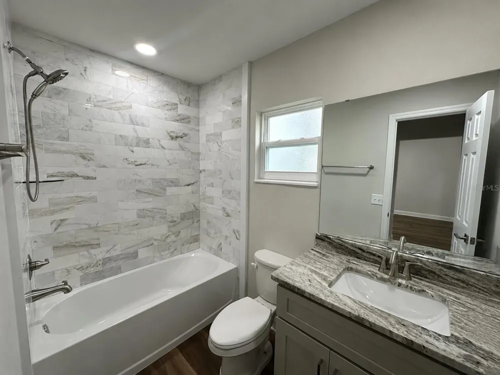 100 EL CAMINO DR #104 Winter Haven, FL 33884
