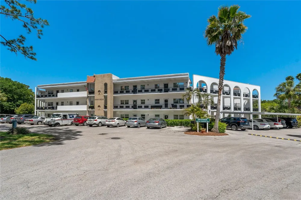 100 EL CAMINO DR #104 Winter Haven, FL 33884