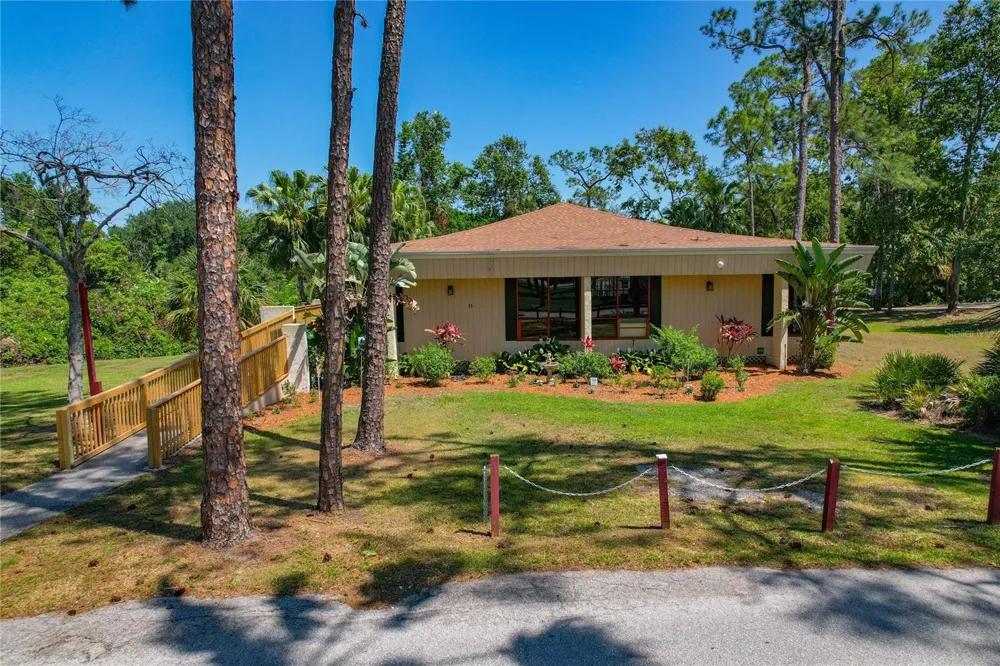 100 EL CAMINO DR #104 Winter Haven, FL 33884