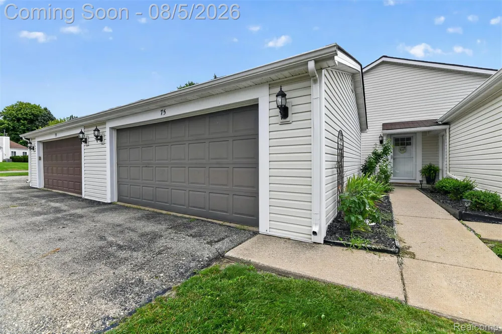 75 Oxford Oaks Drive #75 Oxford Charter Township, MI 48371