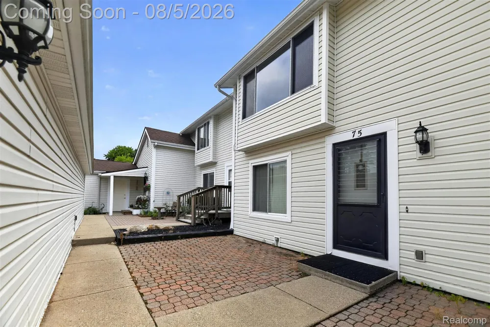 75 Oxford Oaks Drive #75 Oxford Charter Township, MI 48371