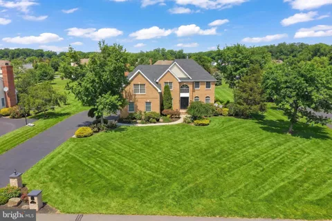 14 BARNYARD COURT