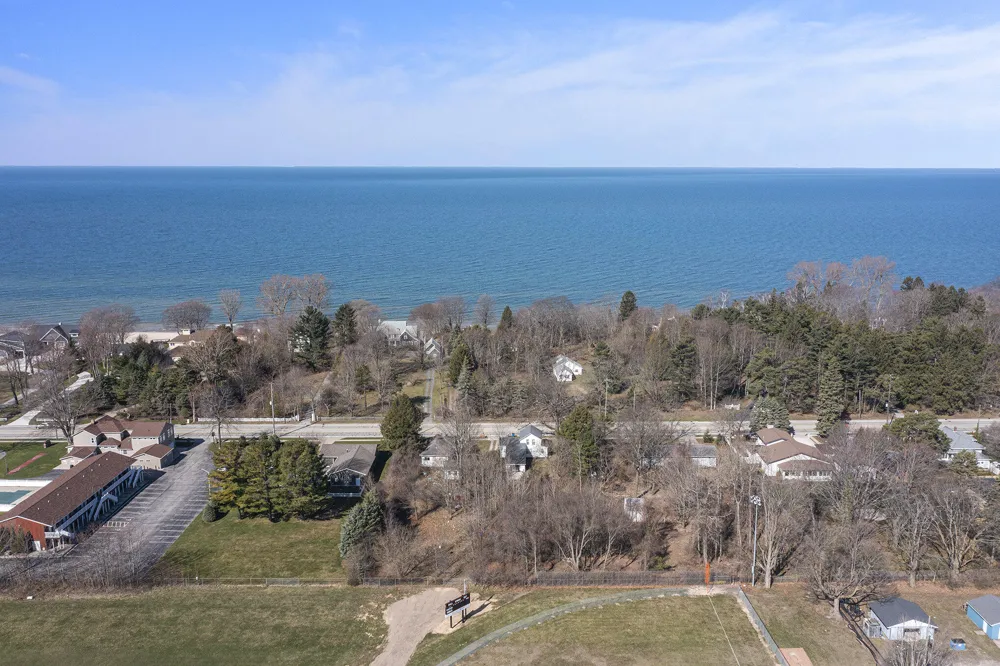 620 Lakeshore Drive Ludington, MI 49431