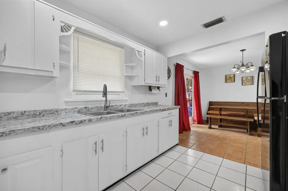 6868 E CENTER STREET Okeechobee, FL 34974