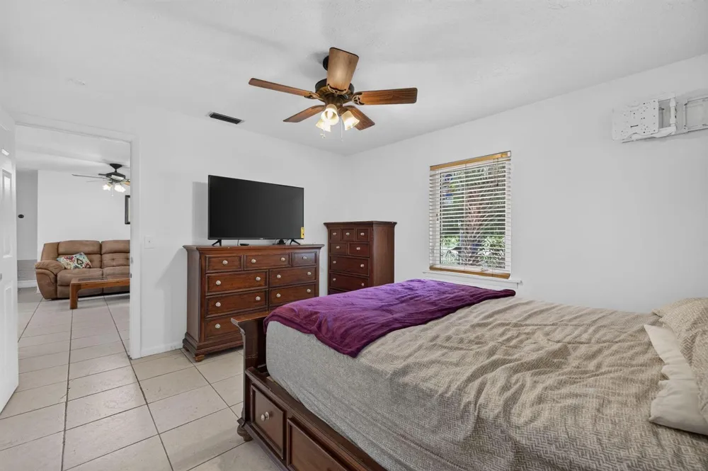 6868 E CENTER STREET Okeechobee, FL 34974