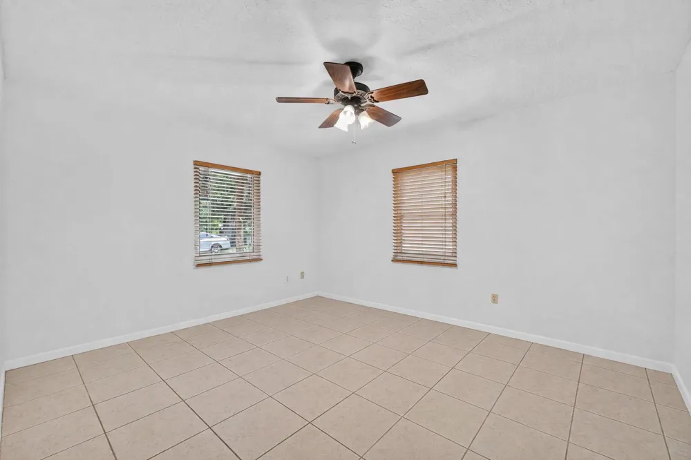 6868 E CENTER STREET Okeechobee, FL 34974