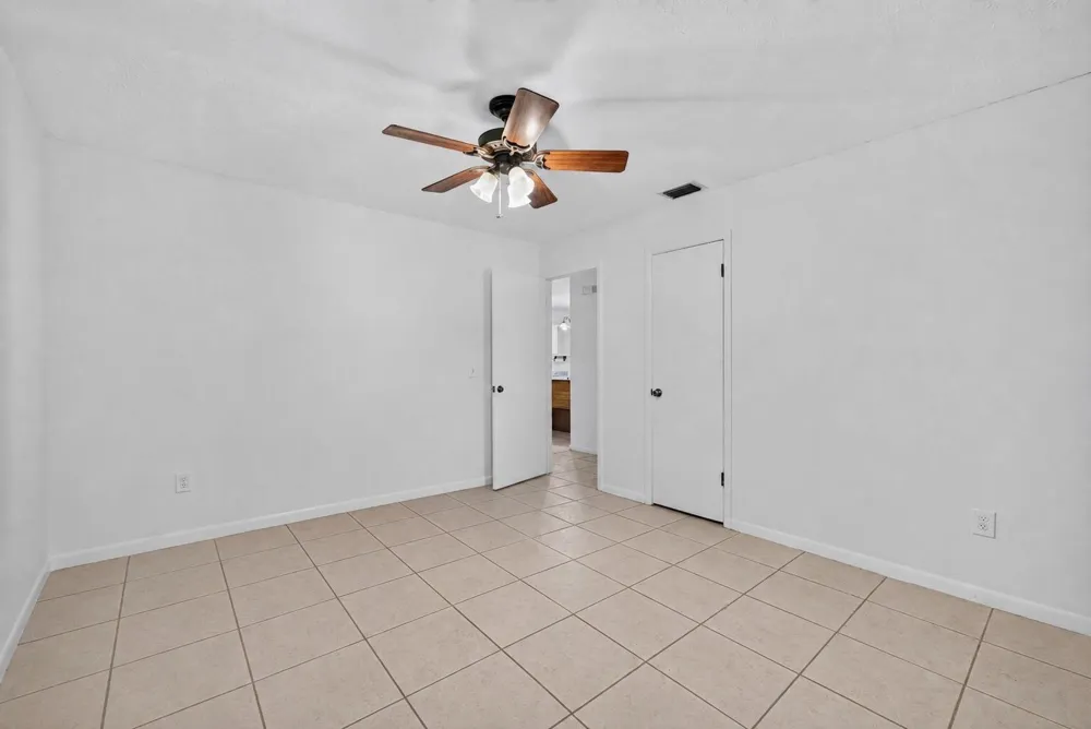 6868 E CENTER STREET Okeechobee, FL 34974