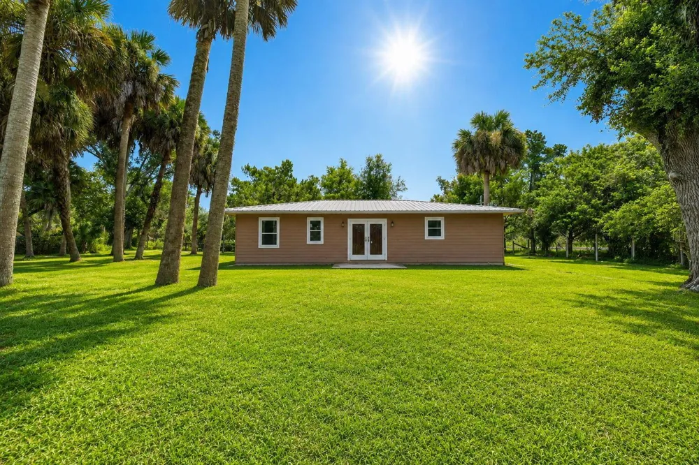 6868 E CENTER STREET Okeechobee, FL 34974