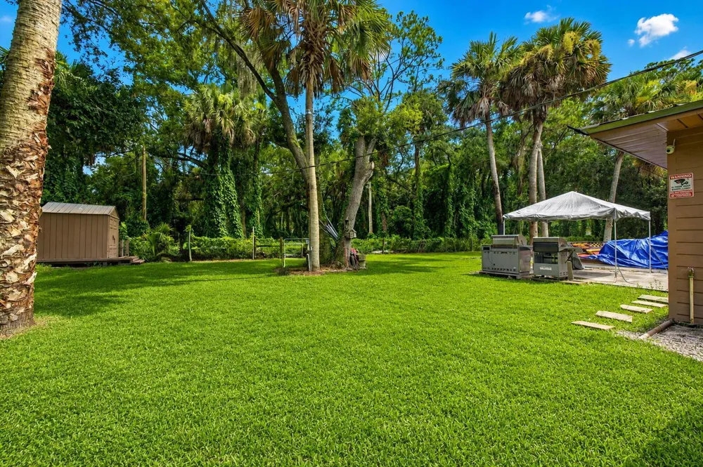 6868 E CENTER STREET Okeechobee, FL 34974