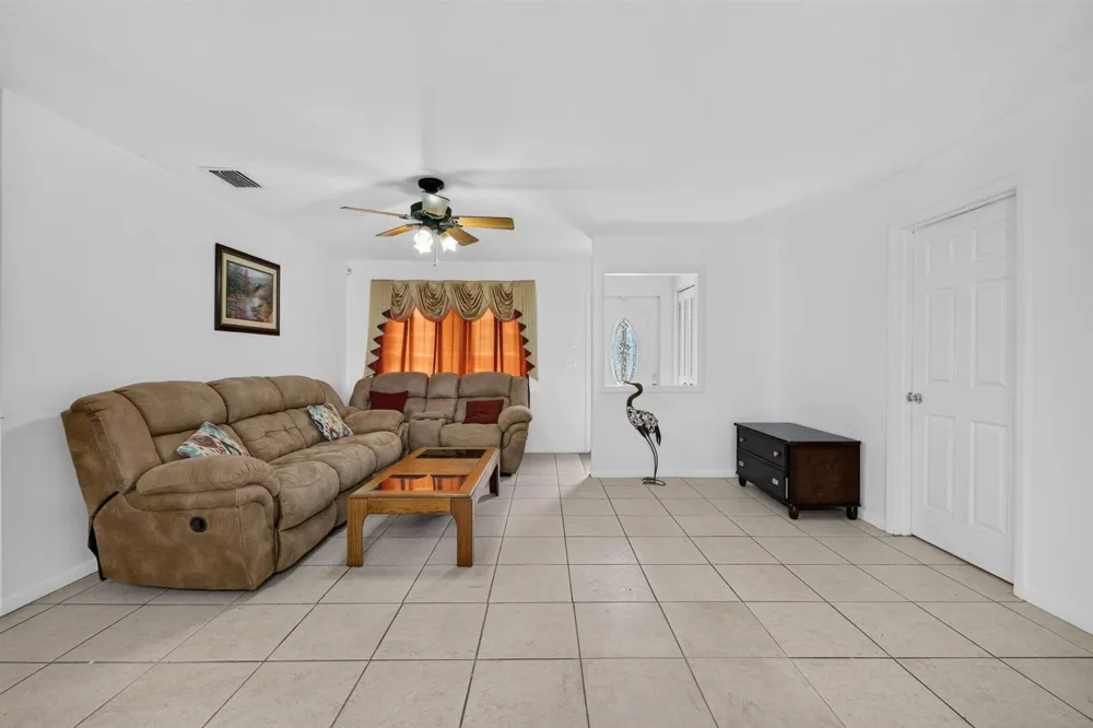 6868 E CENTER STREET Okeechobee, FL 34974